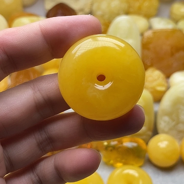 琥珀颈饰未镶嵌琥珀蜜蜡吊坠