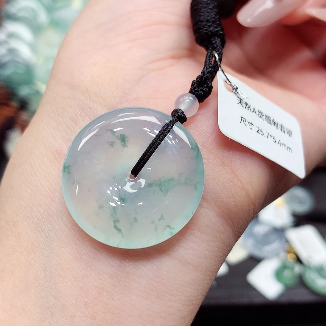 翡翠未镶嵌颈饰编号70，25.7/5.4