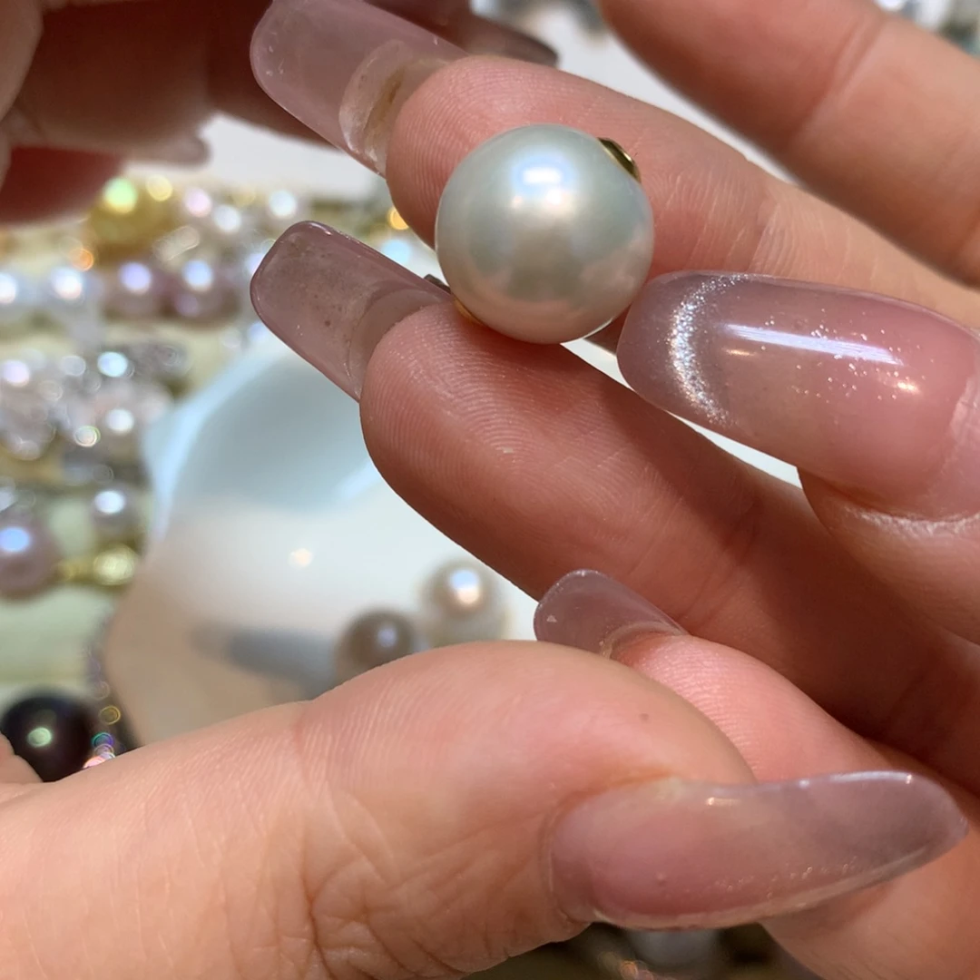 淡水珍珠颈饰18K金镶嵌