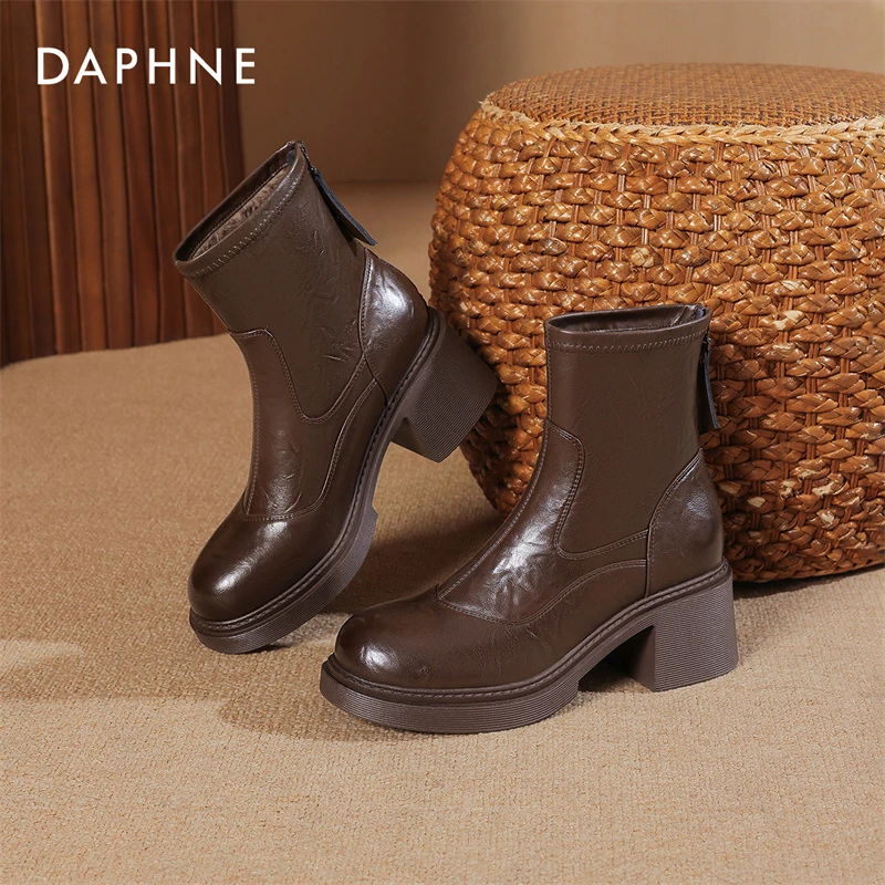 达芙妮新款厚底英伦风短靴女2025冬季增高加绒保暖百搭气质时装靴