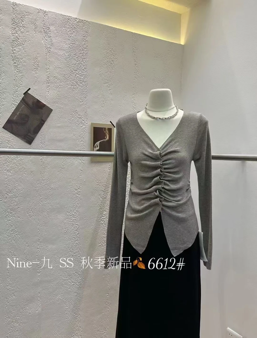 2025甜美风格V领毛衣