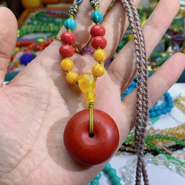 树脂制品32号扣子吊坠