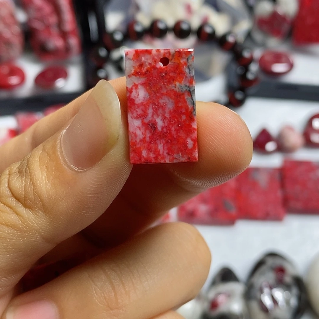 天然辰砂原石无事牌