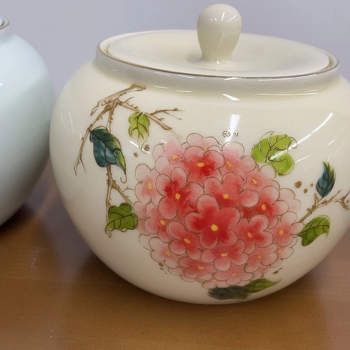 高端陶瓷茶叶密封罐
