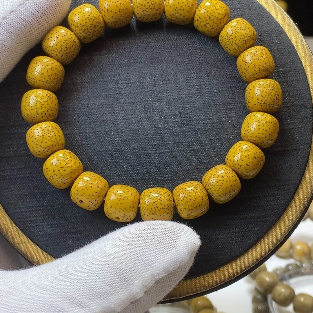 手串星月菩提鸡油黄12尺寸