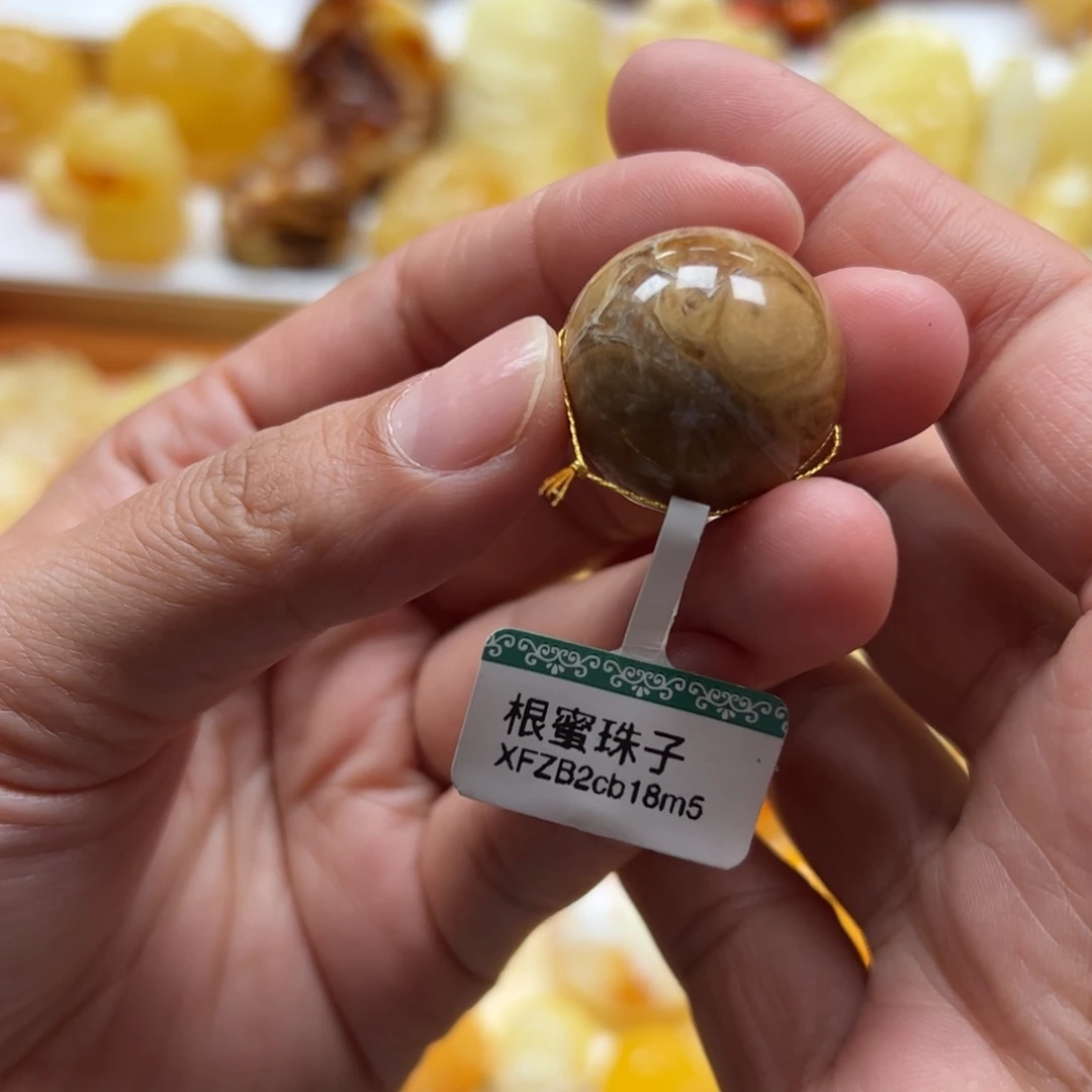 琥珀未镶嵌珠宝奇石