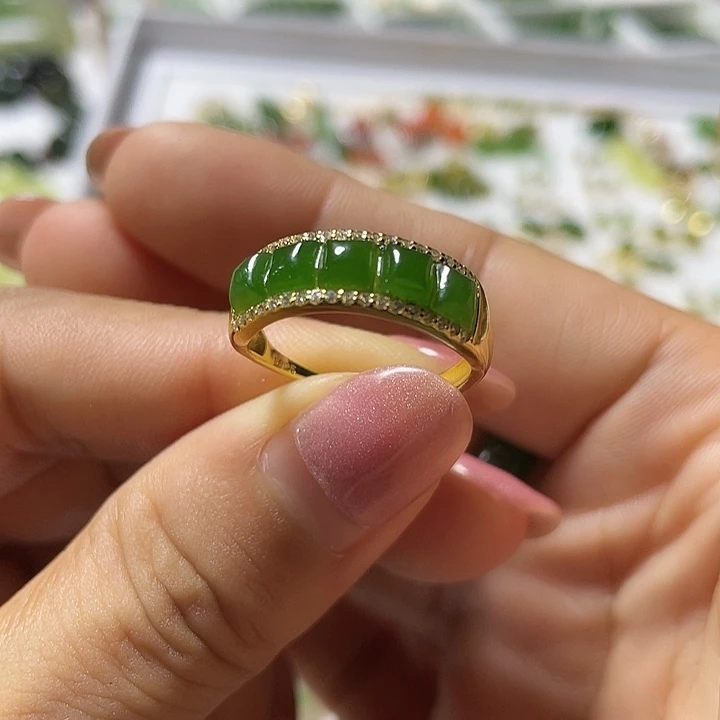 银S925镶嵌戒指和田玉（碧玉）