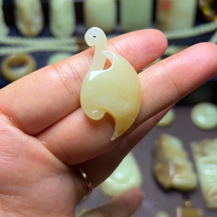 岫岩老玉（透闪石质玉）未镶嵌挂件