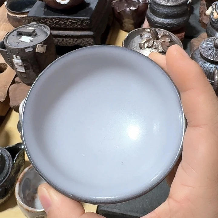 主人杯一个，瓷。。品茗