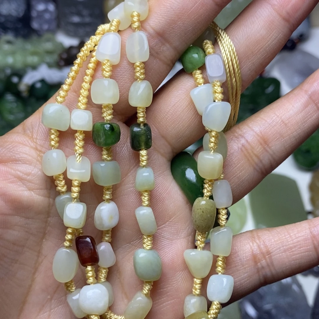 余***魂颈饰未镶嵌和田玉