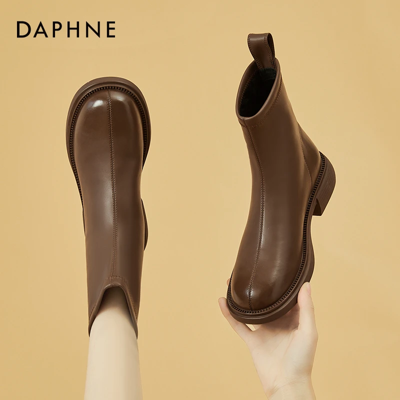 达芙妮平底短靴女款春秋冬季单靴切尔西靴2025新款棕色瘦瘦马丁靴