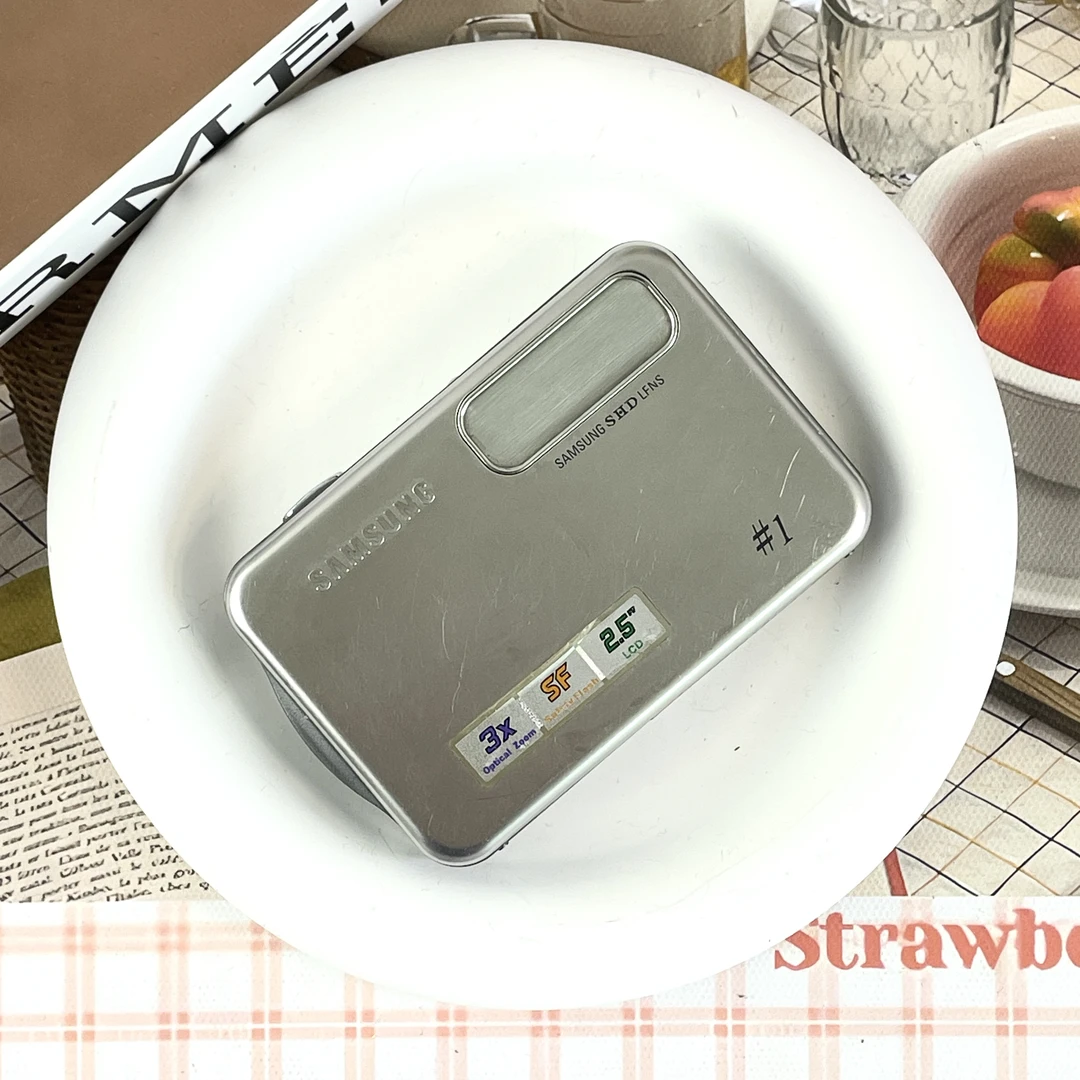 9新 Samsung/三星 i5银色 500万像素3倍变焦 二手no退no换