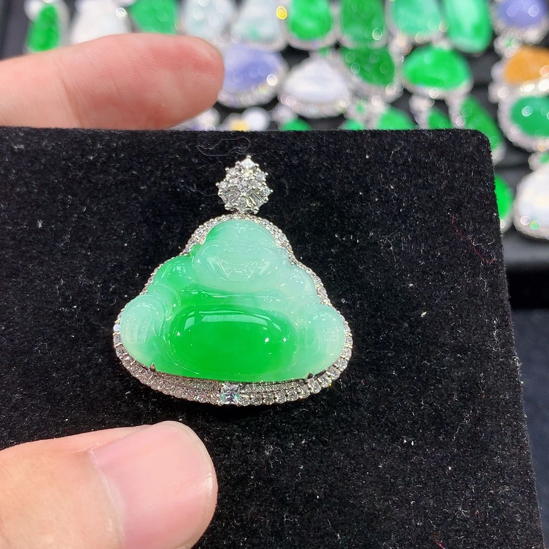 翡翠18K金镶嵌颈饰