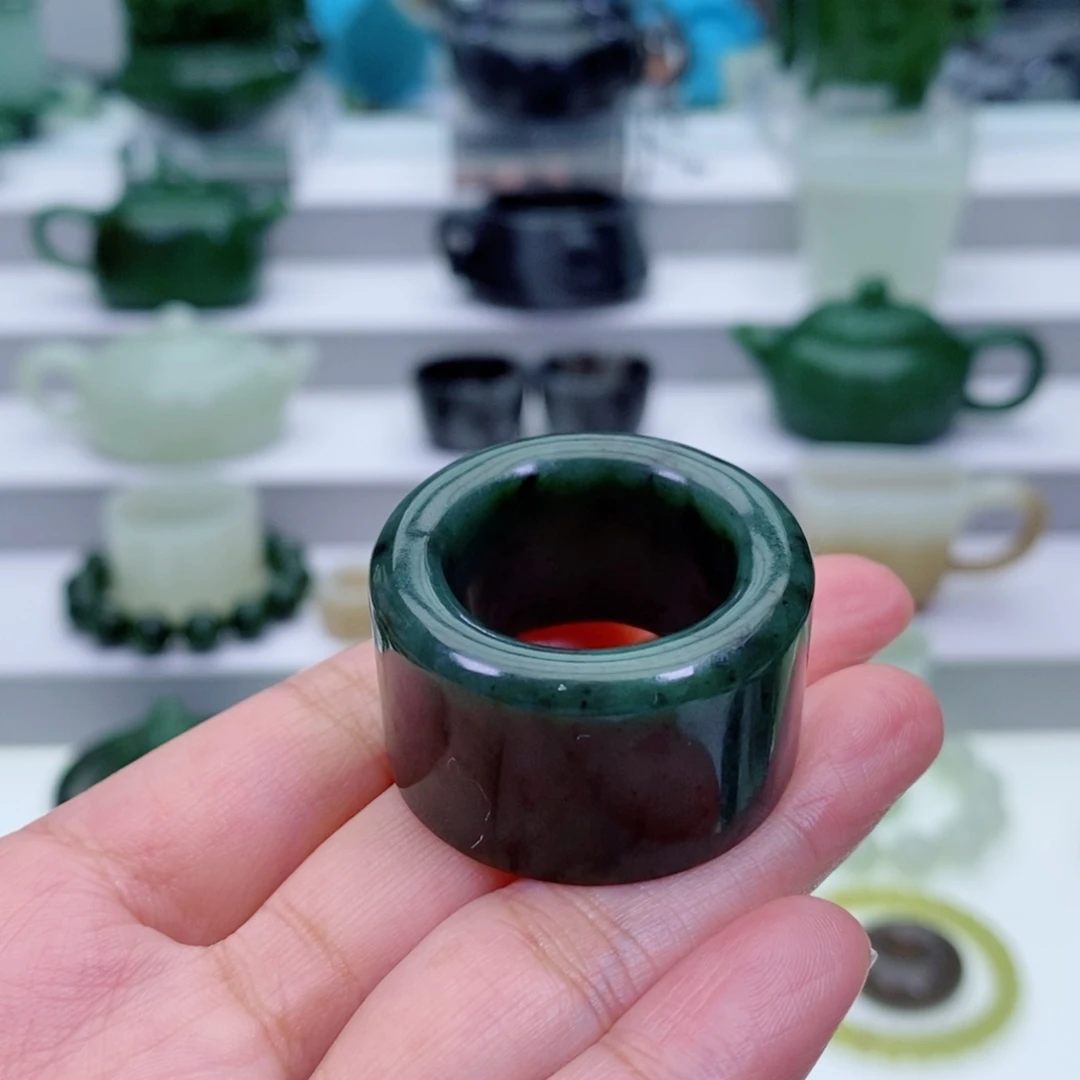 和田玉未镶嵌摆件扳指