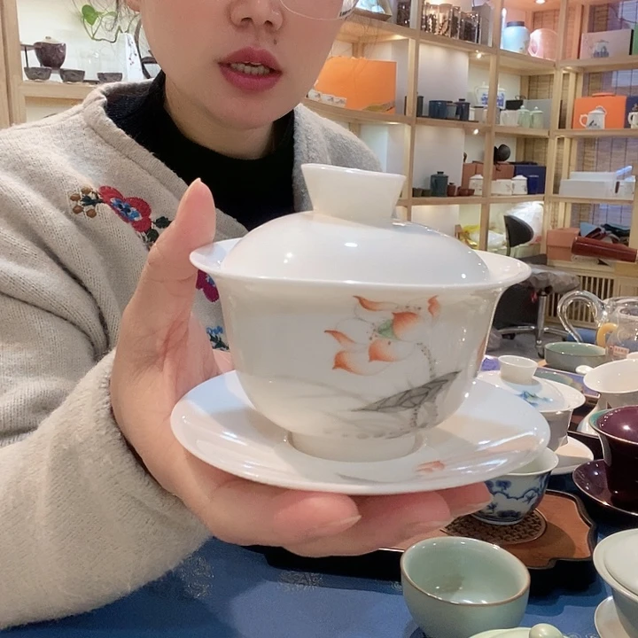 羊脂白玉盖碗悬停