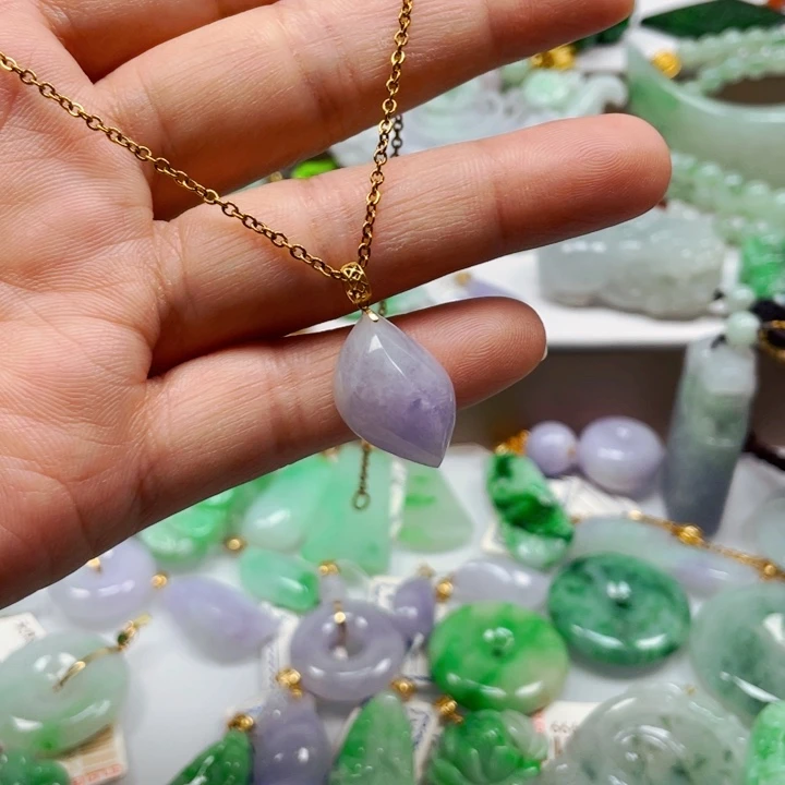 吊坠(不含链)未镶嵌翡翠