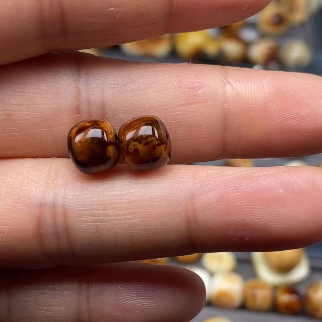 裸石琥珀未镶嵌老型