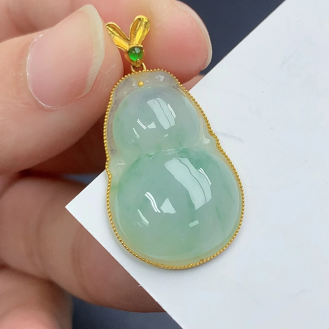 颈饰18K金镶嵌翡翠