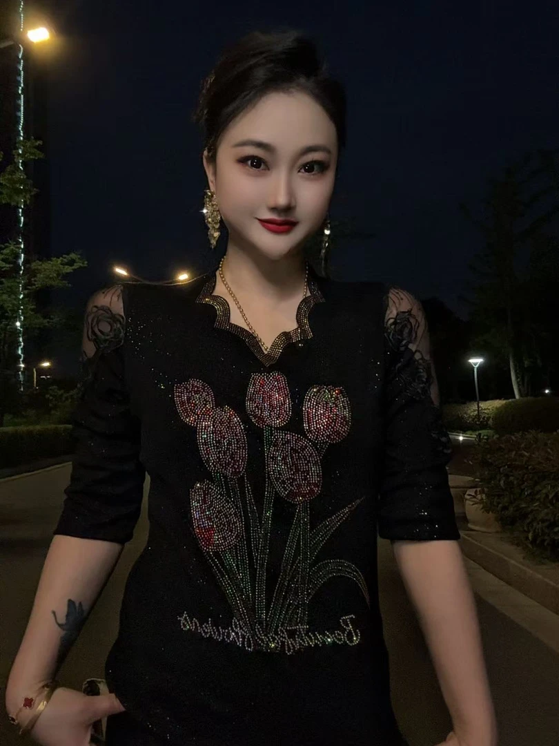 32#新花亮片打底衫女春秋网红时尚烫钻修身上衣洋气