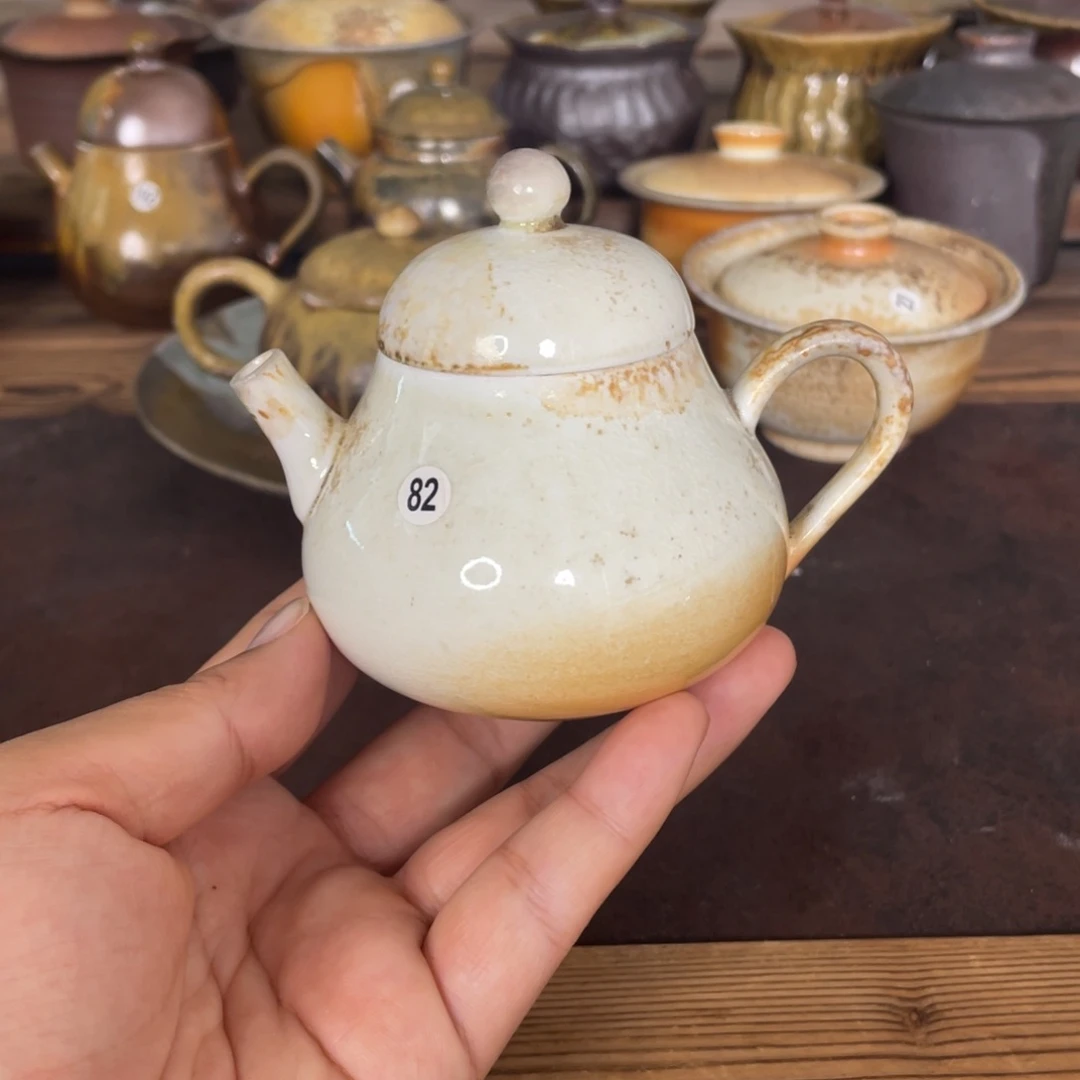 思婷82柴烧。   中白壶。