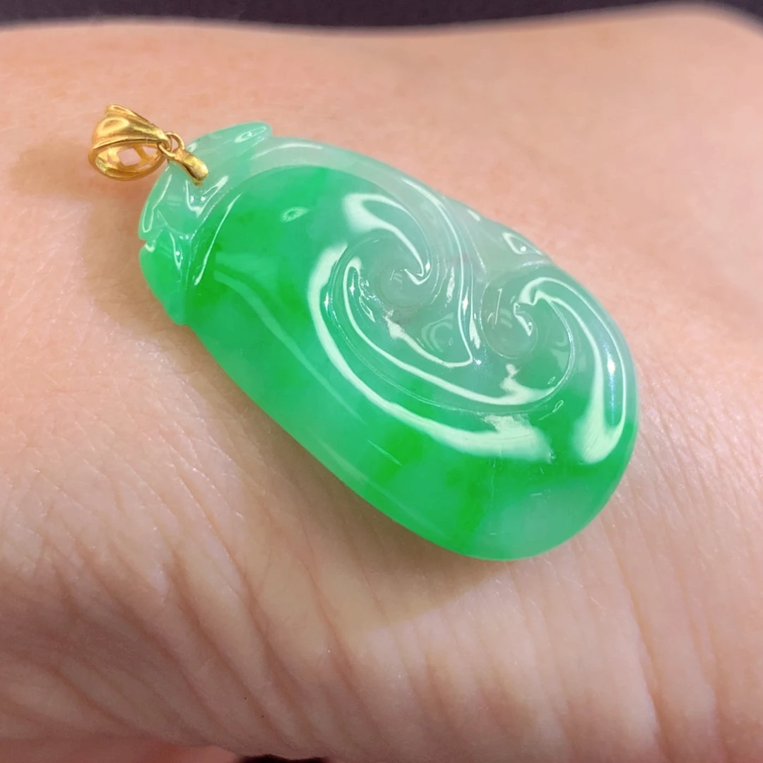 翡翠18K金镶嵌颈饰翡翠