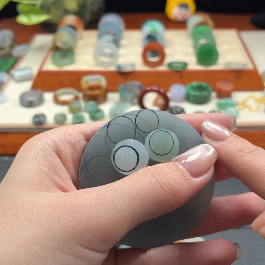 未镶嵌定制翡翠C****H3颗宠爱价