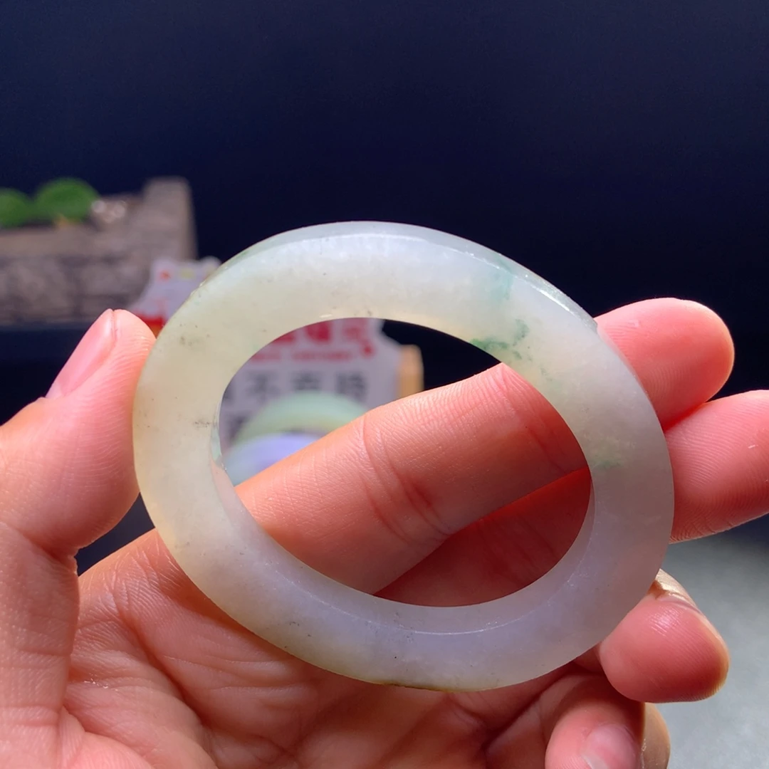 定制翡翠未镶嵌翡翠手镯