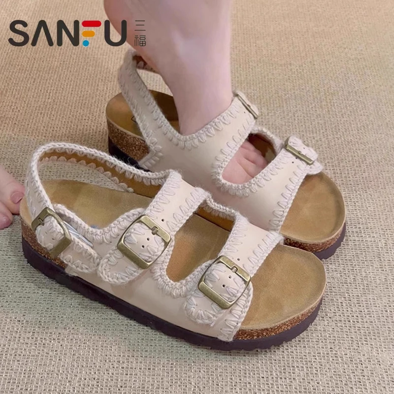 三福复古一字带扣外穿真皮勃肯凉鞋女夏新款时尚圆头厚底沙滩凉鞋