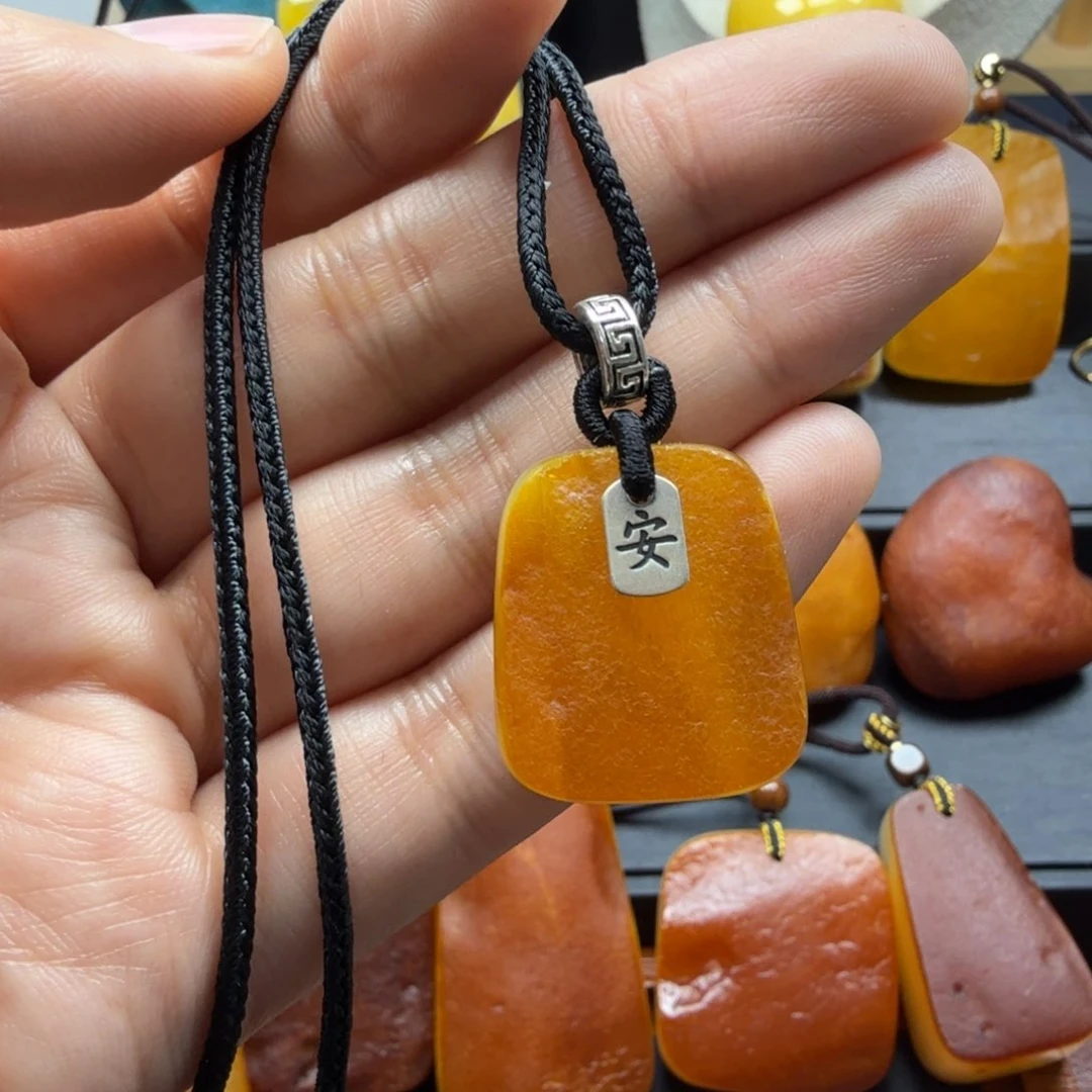 琥珀吊坠(赠链)未镶嵌