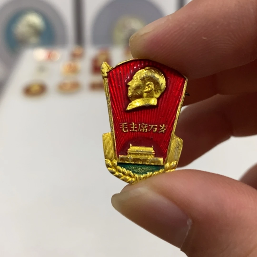 其他普通金属红色纪念章绿油彩安门