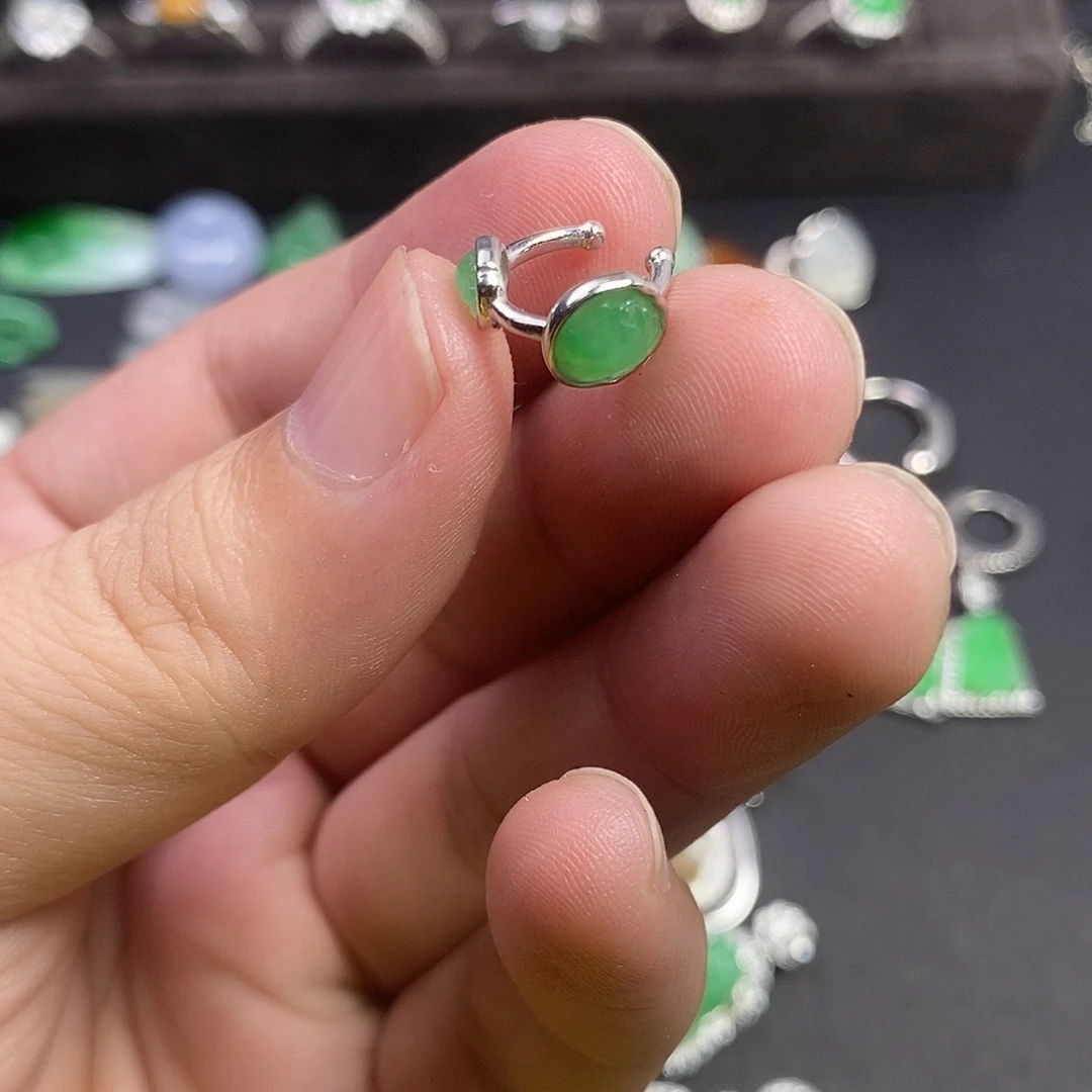 颈饰银S925镶嵌翡翠耳骨夹