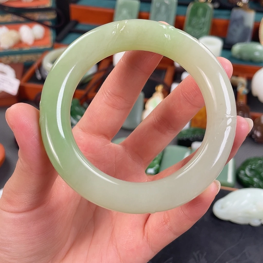 和田玉未镶嵌手镯圈口55mm