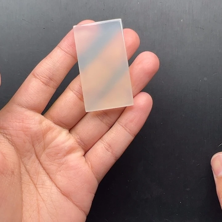 石英质玉（黄龙玉）未镶嵌颈饰