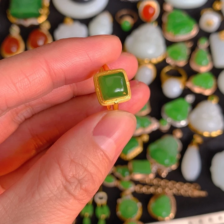 和田玉（碧玉）戒指18K金镶嵌j****g