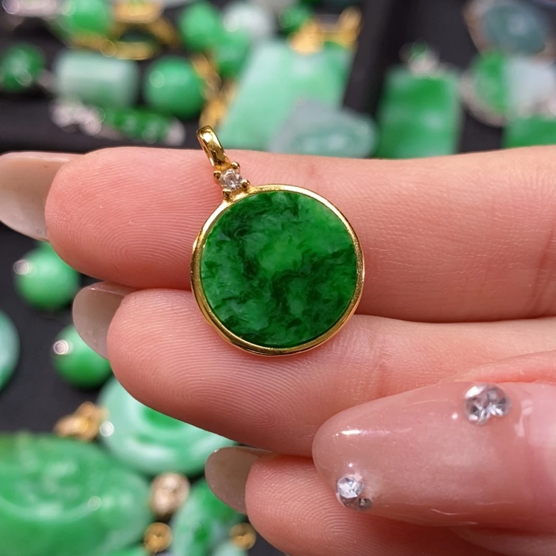 翡翠颈饰银S925镶嵌相****念翡翠