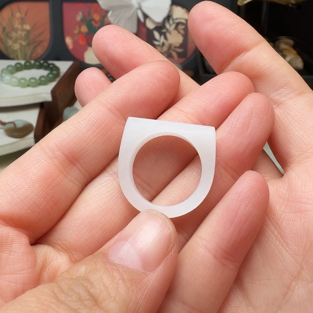 和田玉未镶嵌戒指