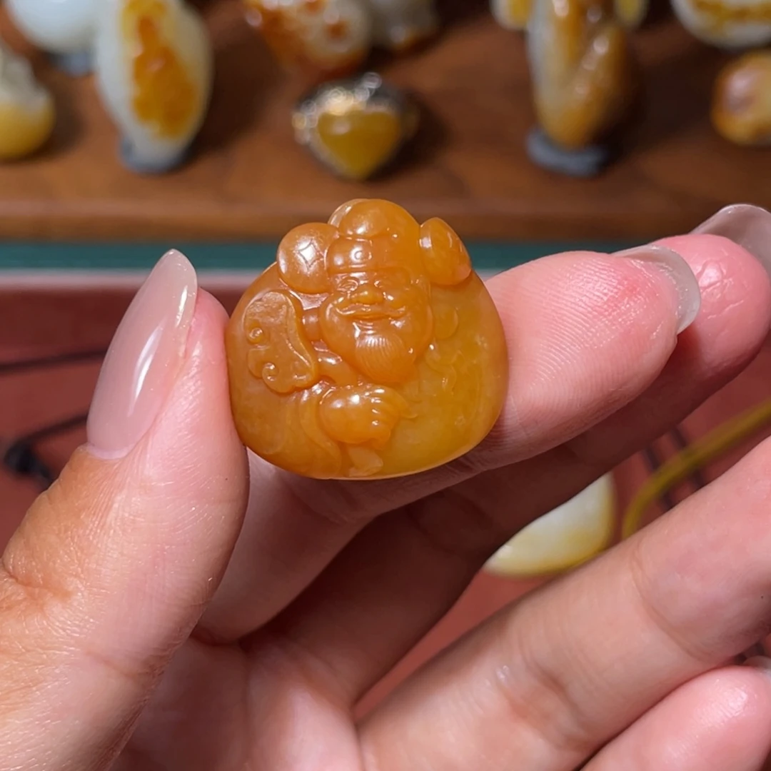 颈饰未镶嵌和田玉（糖玉）