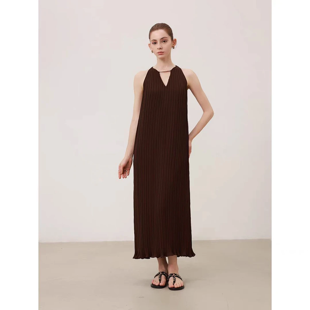 法式重工雪纺连衣裙无袖挂脖长裙女2025夏季新款垂坠质感百褶长裙