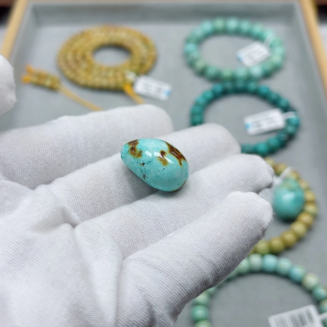 绿松石未镶嵌挂件