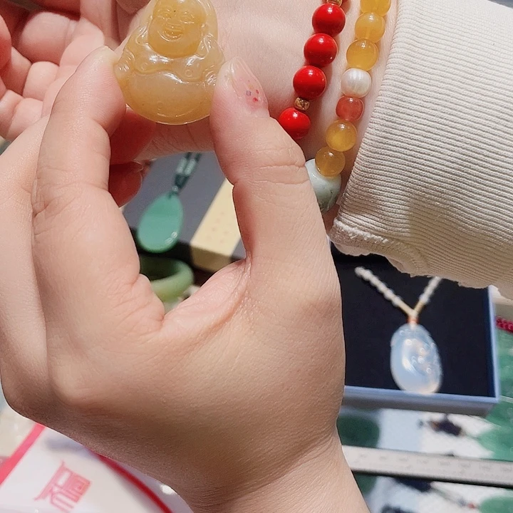 密玉（石英质玉）未镶嵌颈饰