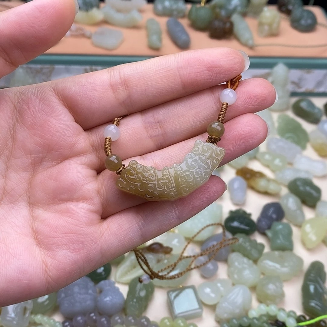 和田玉未镶嵌颈饰?**?