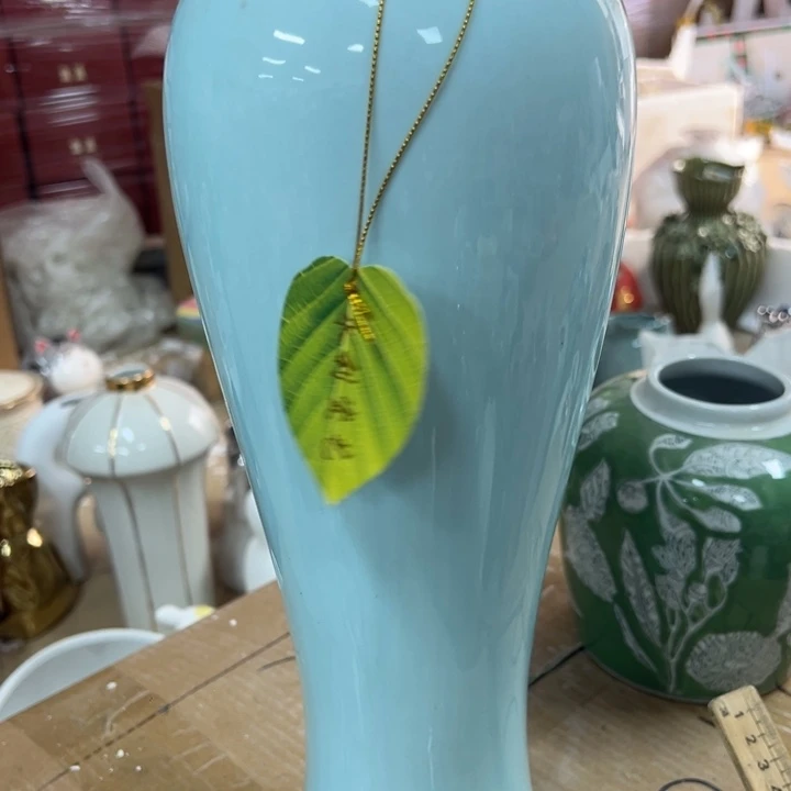 瓷片微瑕。。。。。。。。。。。
