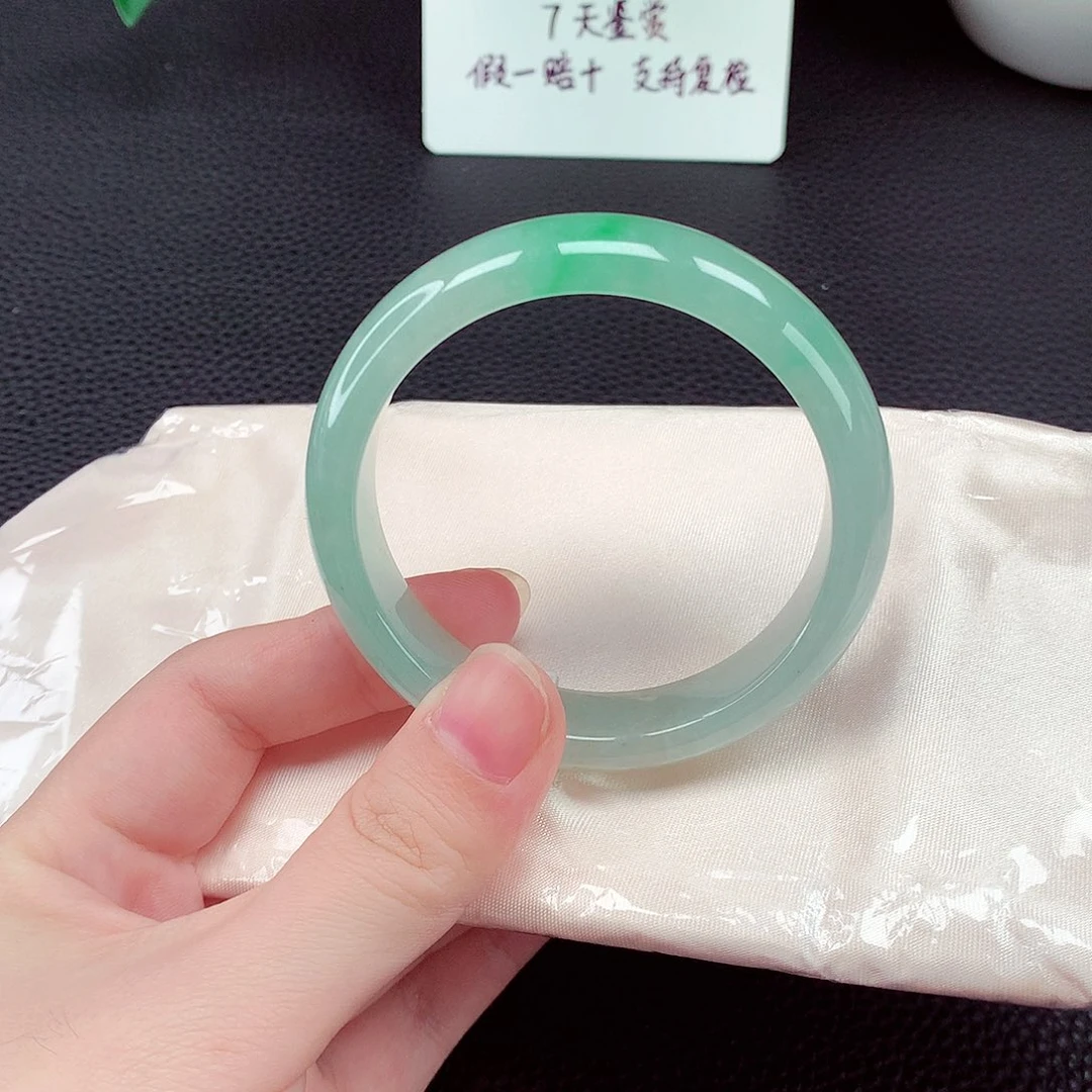 翡翠未镶嵌手镯翡翠