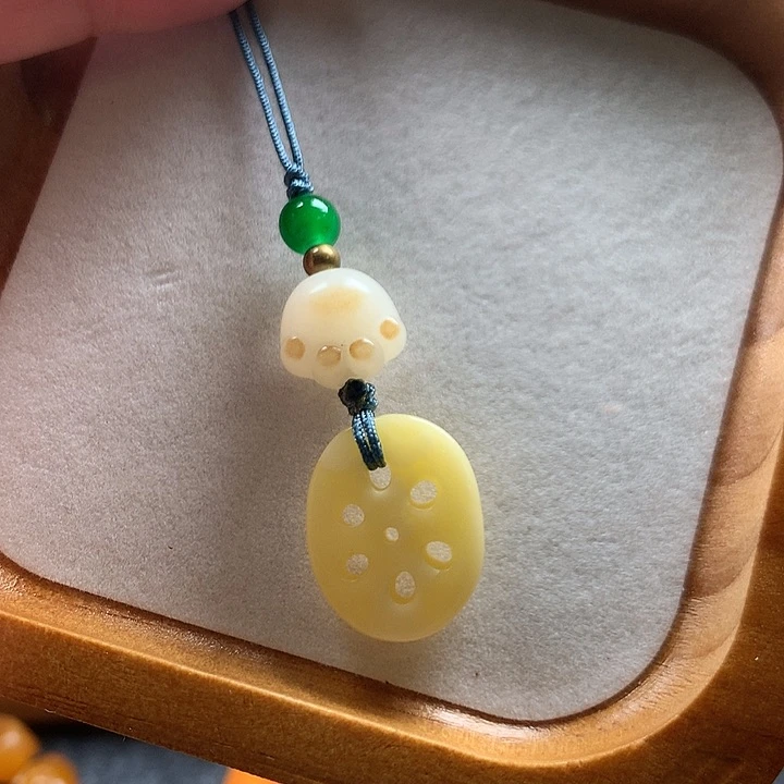 未镶嵌琥珀裸石手机挂件