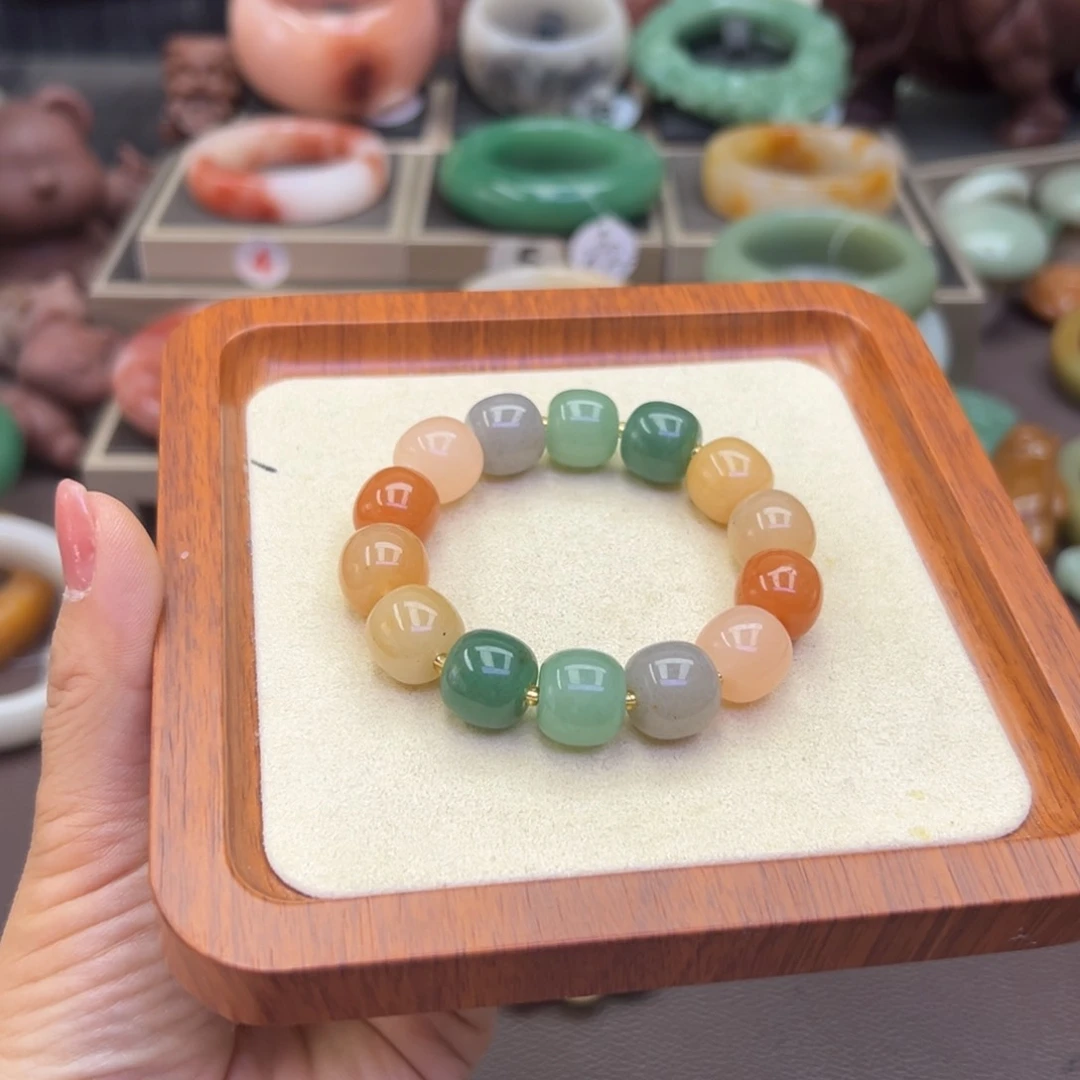 未镶嵌手镯石英岩玉