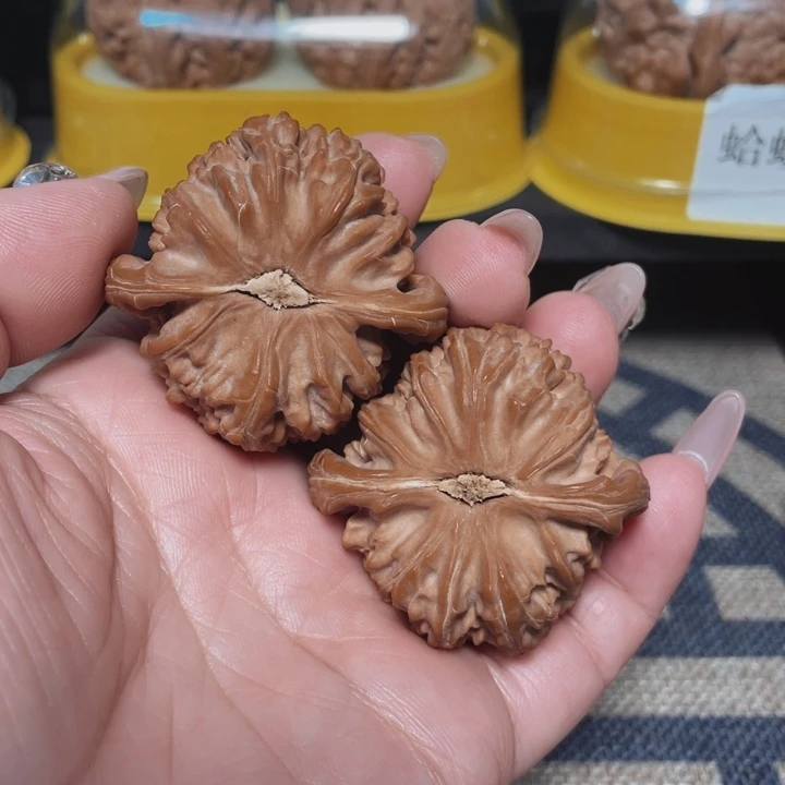 文玩核桃把件男***强白狮子45