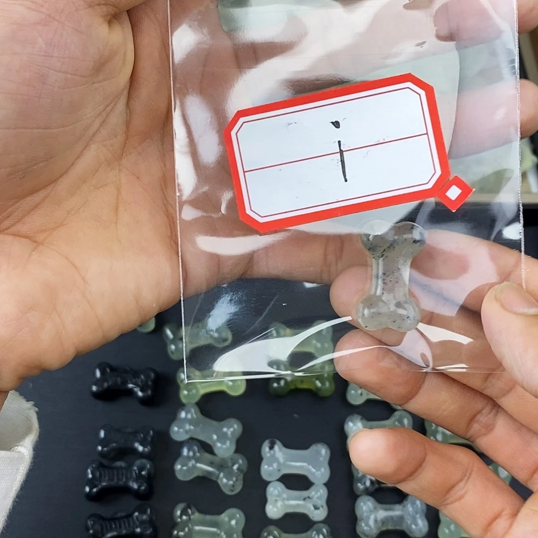 蛇纹石玉颈饰未镶嵌不*