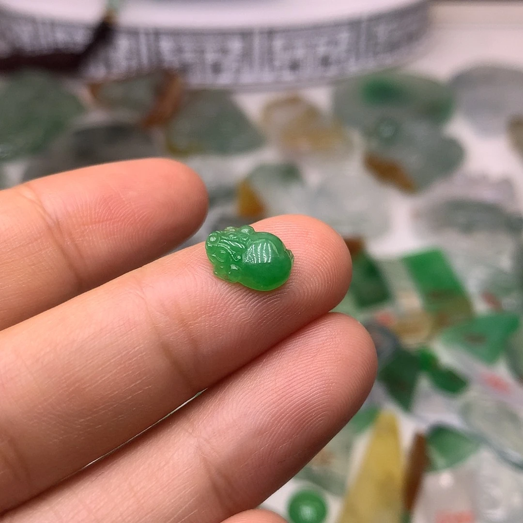 定制翡翠未镶嵌天然翡翠定制