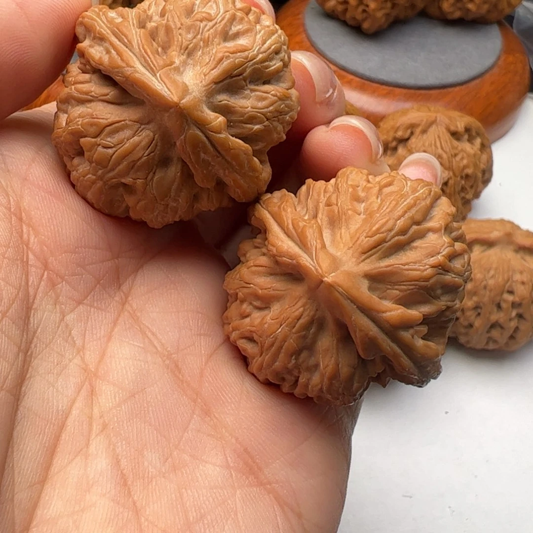 文玩核桃吊坠红锦鲤36全品