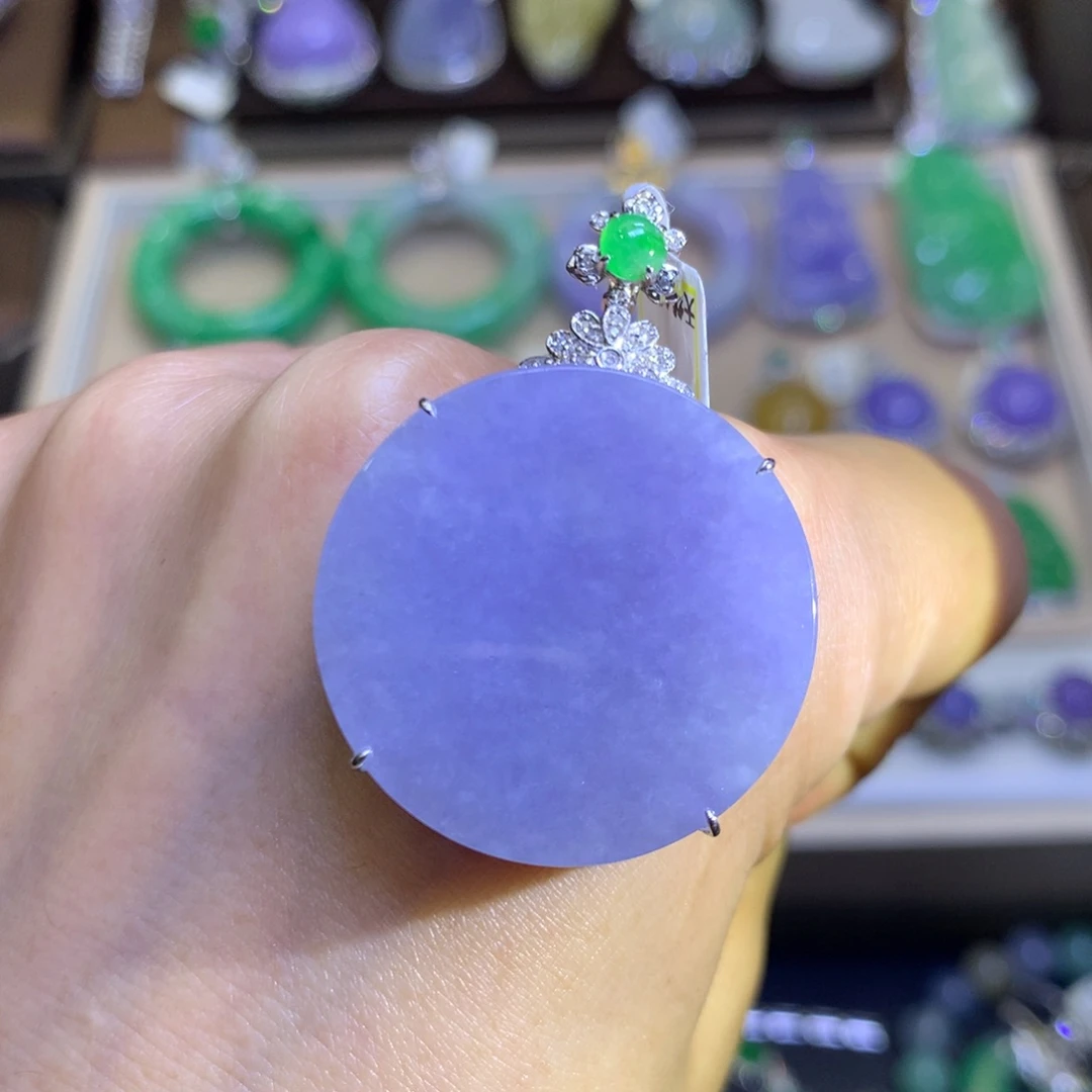 翡翠18K金镶嵌颈饰翡翠